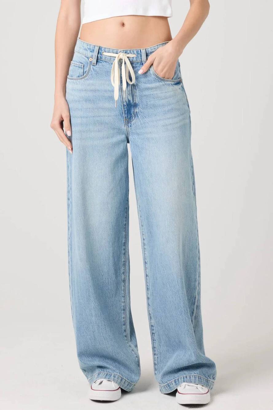 NEW BLANKNYC low-rise wide leg jean in feeling good